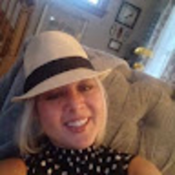 Meet your Posher, Autumn - Picture 1 of 1